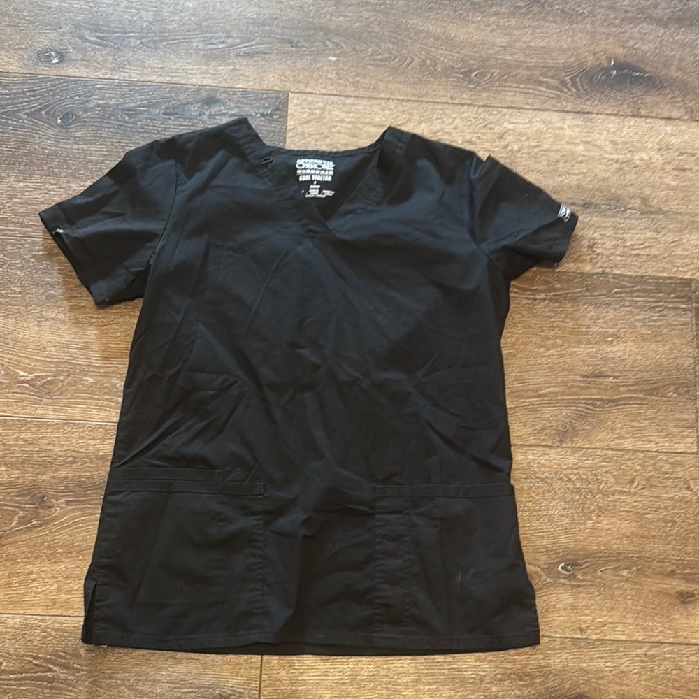 Cherokee black scrub top‎ small